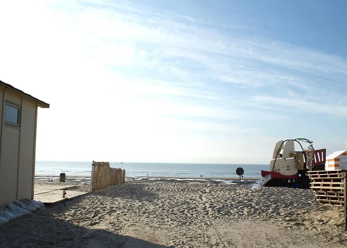 Sunny Apartment In Residential Park - De Haan